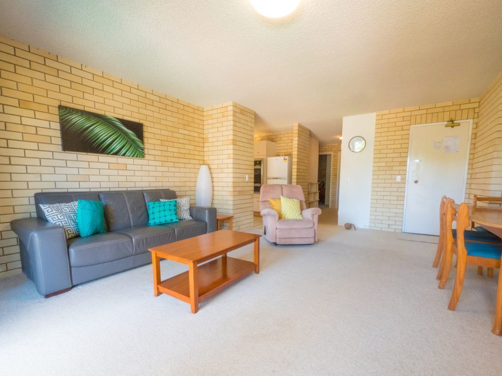 Golden Shores Unit 3, 21 Landsborough Parade