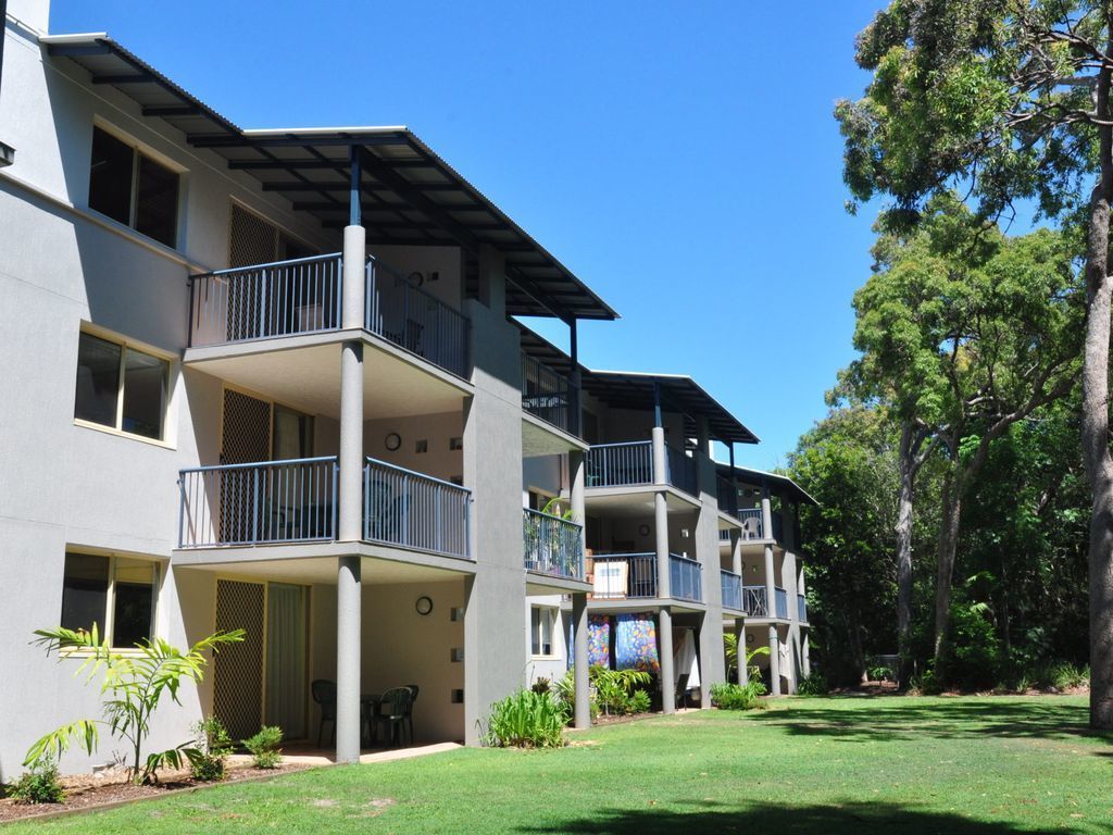 32/15 Rainbow Shores - Unit Overlooking Bushland With Shared Swimming Pool, spa and Tennis Court