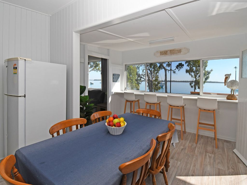 Bazza's Beach House - Riverfront - 3BR - Renovated