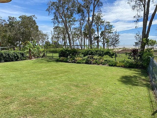 Bay Vista - Burrum Heads- Beachfront- 3 Br-aircon-pets Welcome