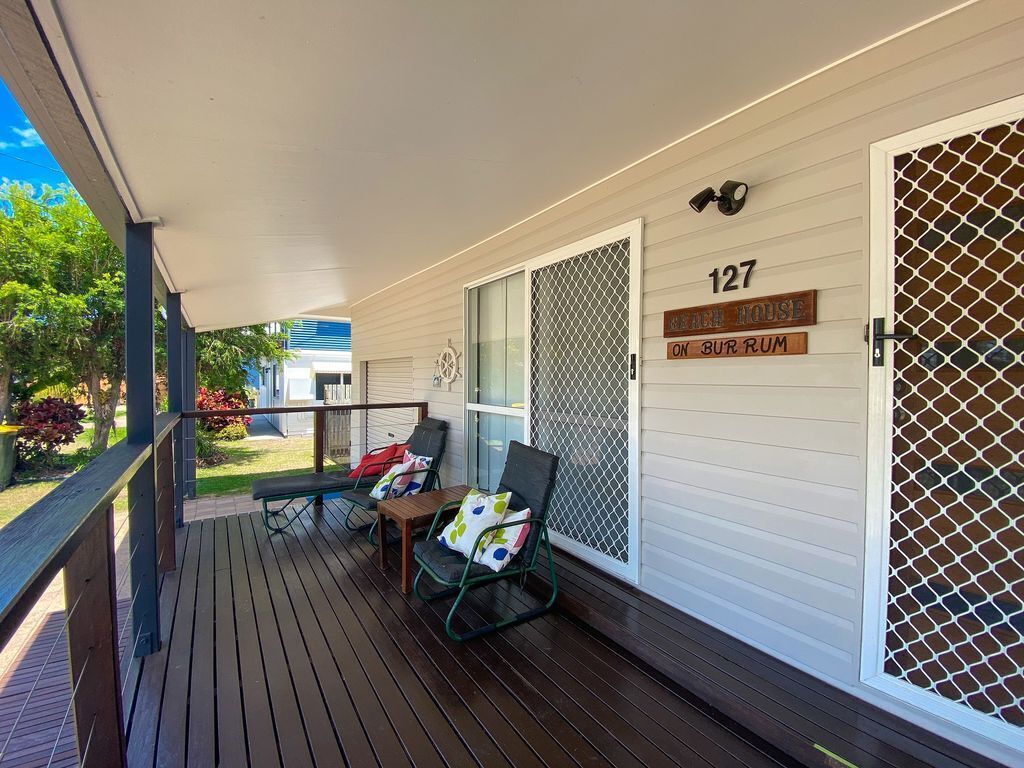 Beach House on Burrum- Close to Beach- 3br- Wifi-foxtel