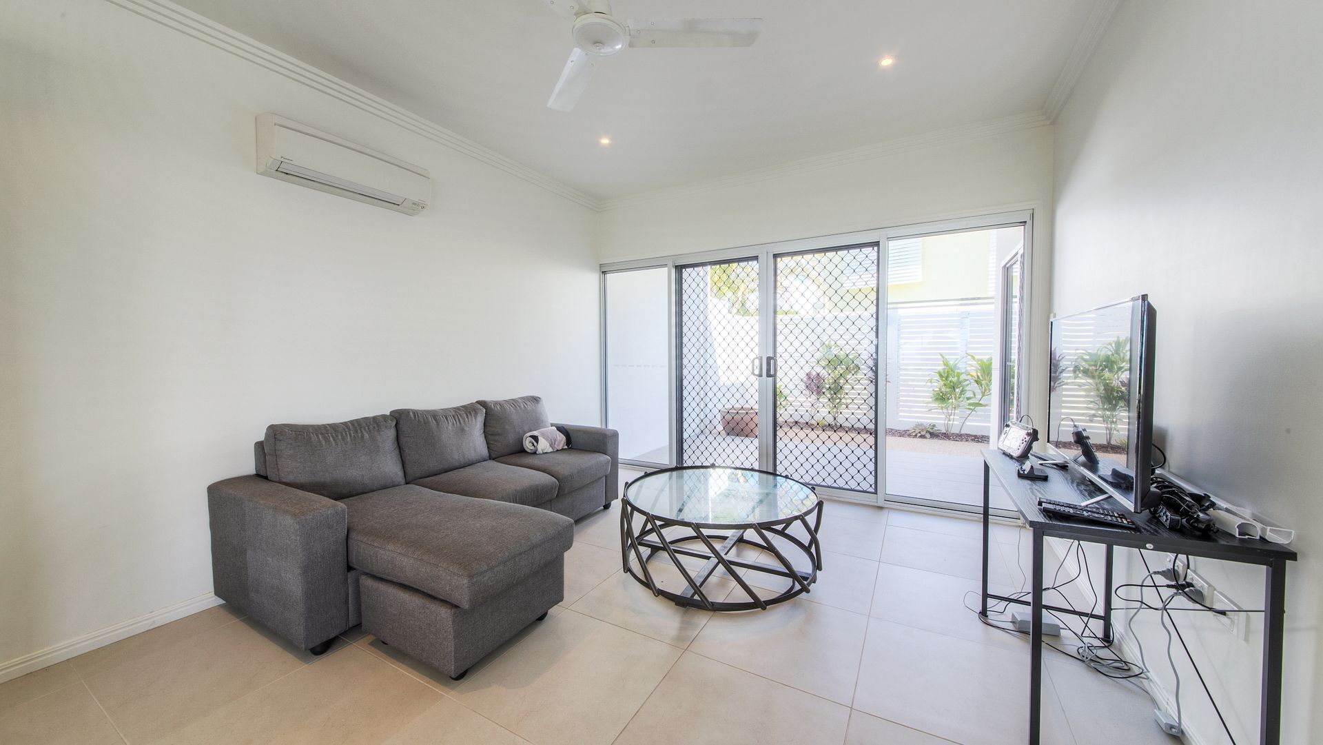 Beachfront Emu Park With Pool