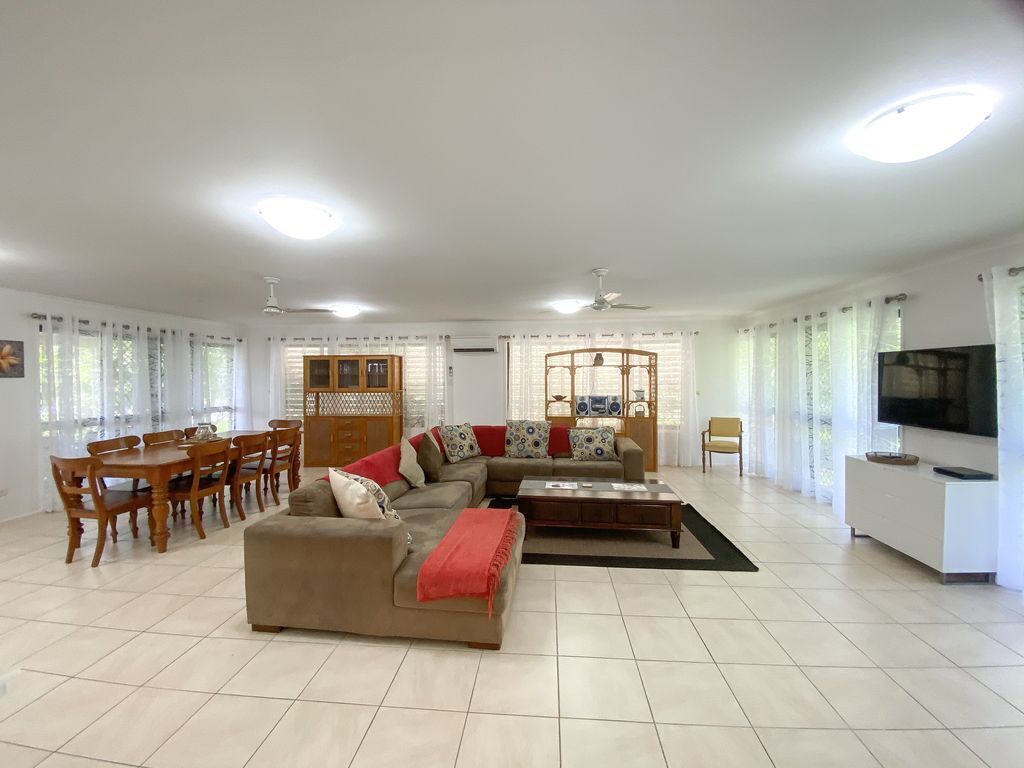 Yolanda - Burrum Heads- Beachfront - 3br- Aircon