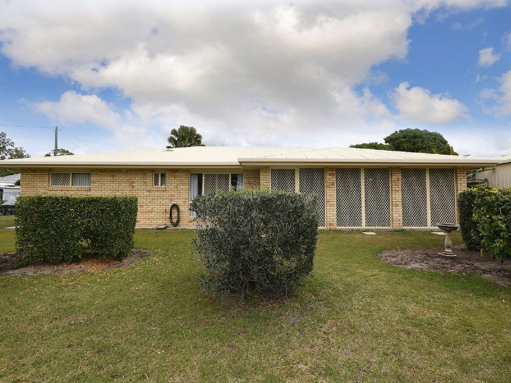 Sandy Paws - Burrum Heads- Walk to Beach -3br- Aircon- Pool Table