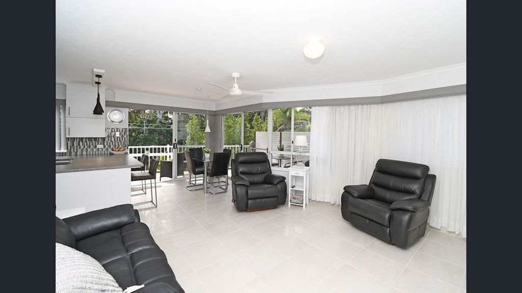 Beachfront Luxury Apartment Hervey BAY