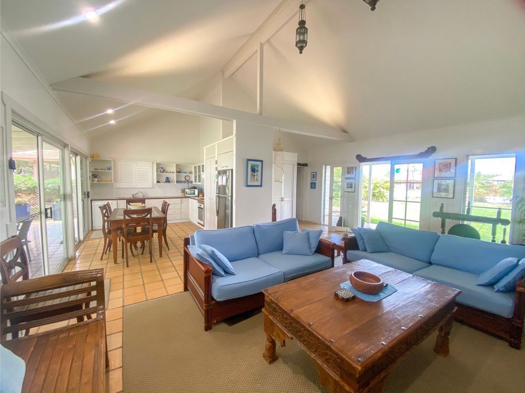 Riverside - Burrum Heads- Riverfront - 3BR - River Fishing..