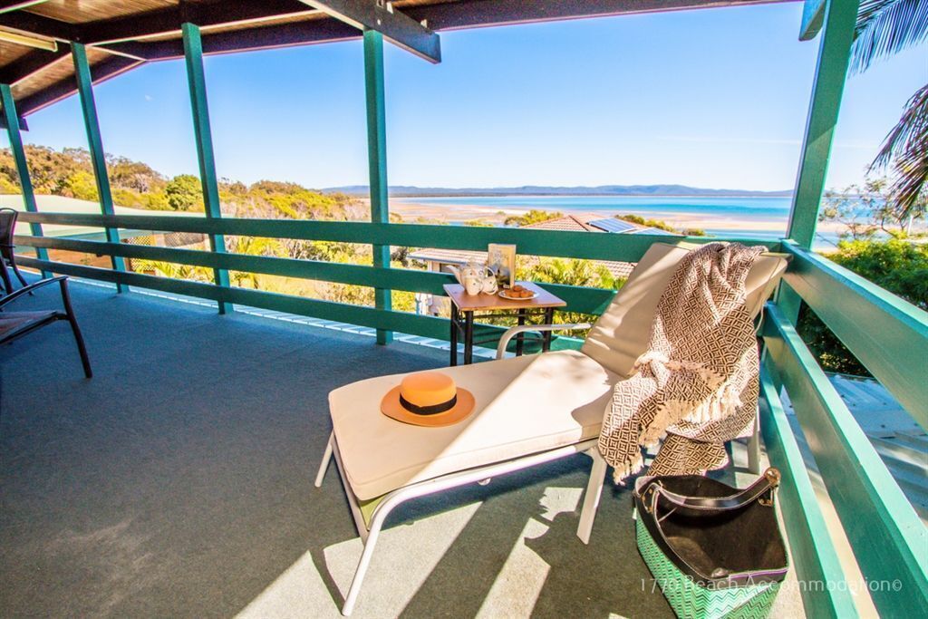 Cooinda - Enjoy the Best of Both Worlds With Panoramic Ocean & bay Views on the 1770 Headlands