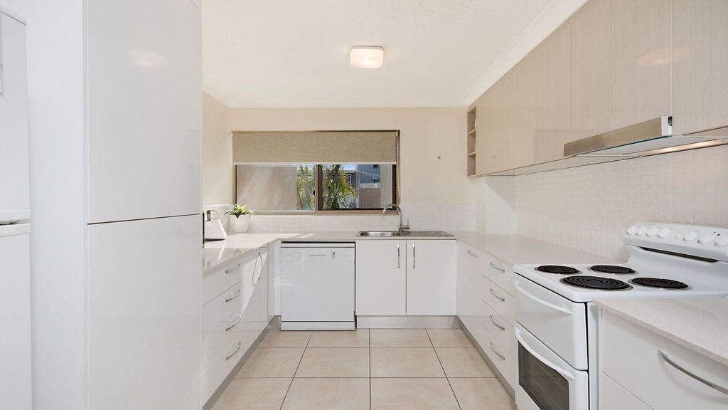 Chiswell Place Unit 2 Kings Beach QLD