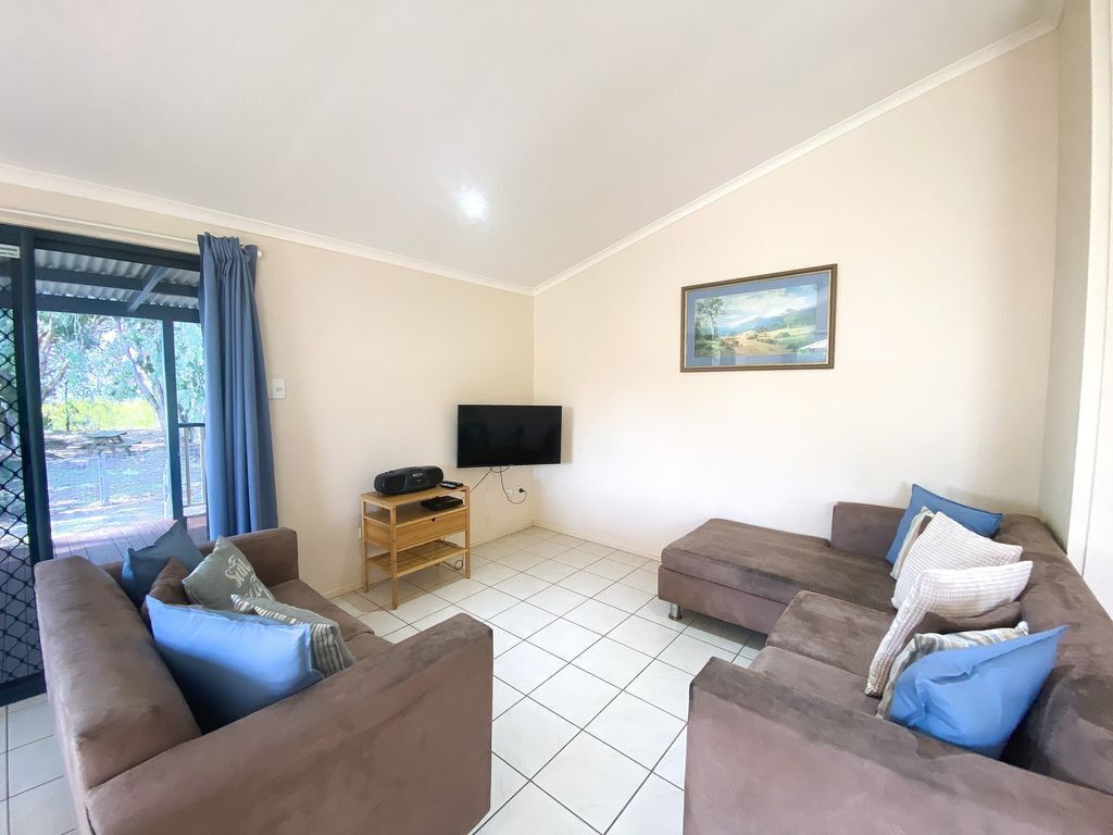 On The Bank - Burrum Heads- Riverfront- 3br- Aircon