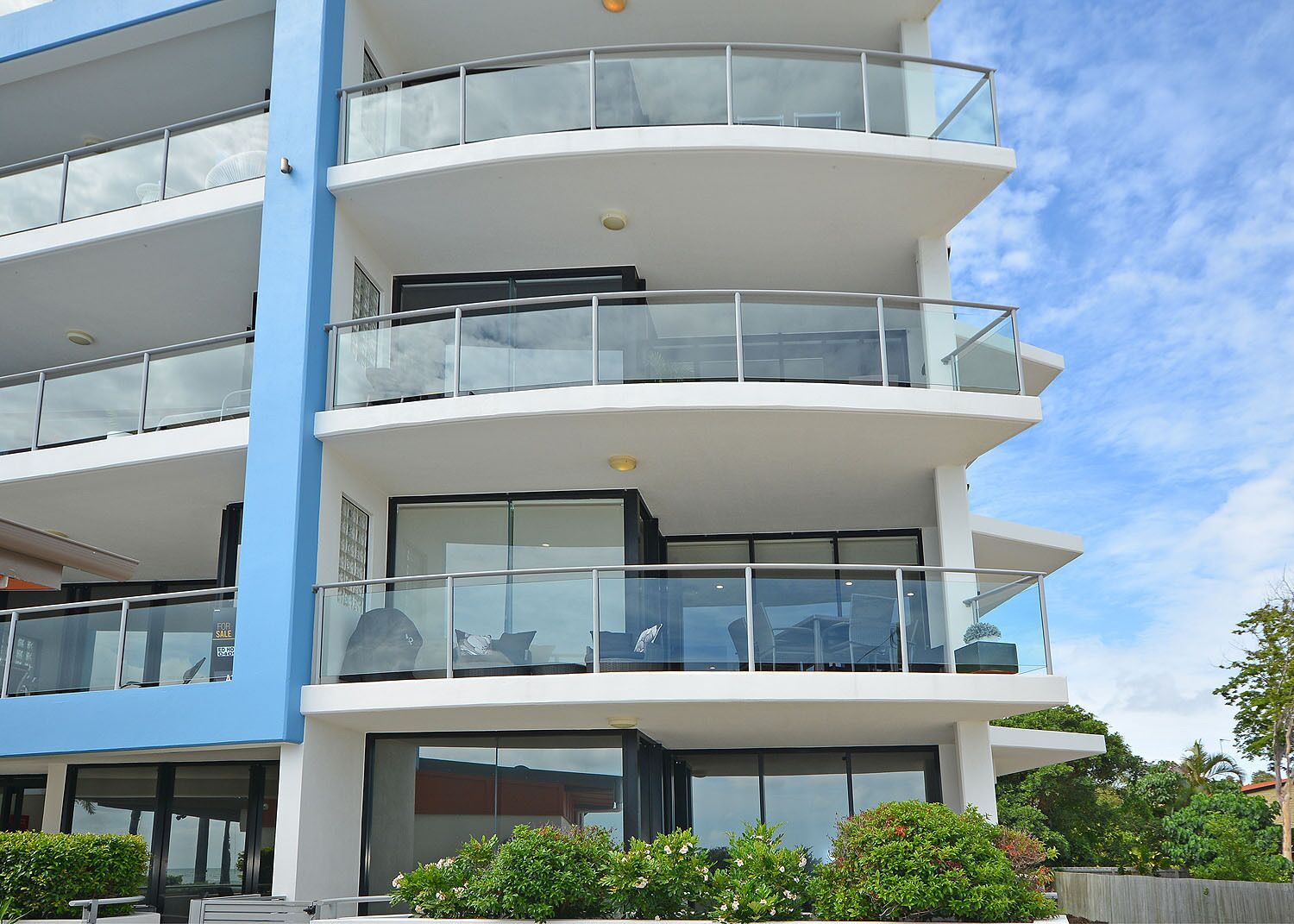 Luxurious Beachfront Apartment