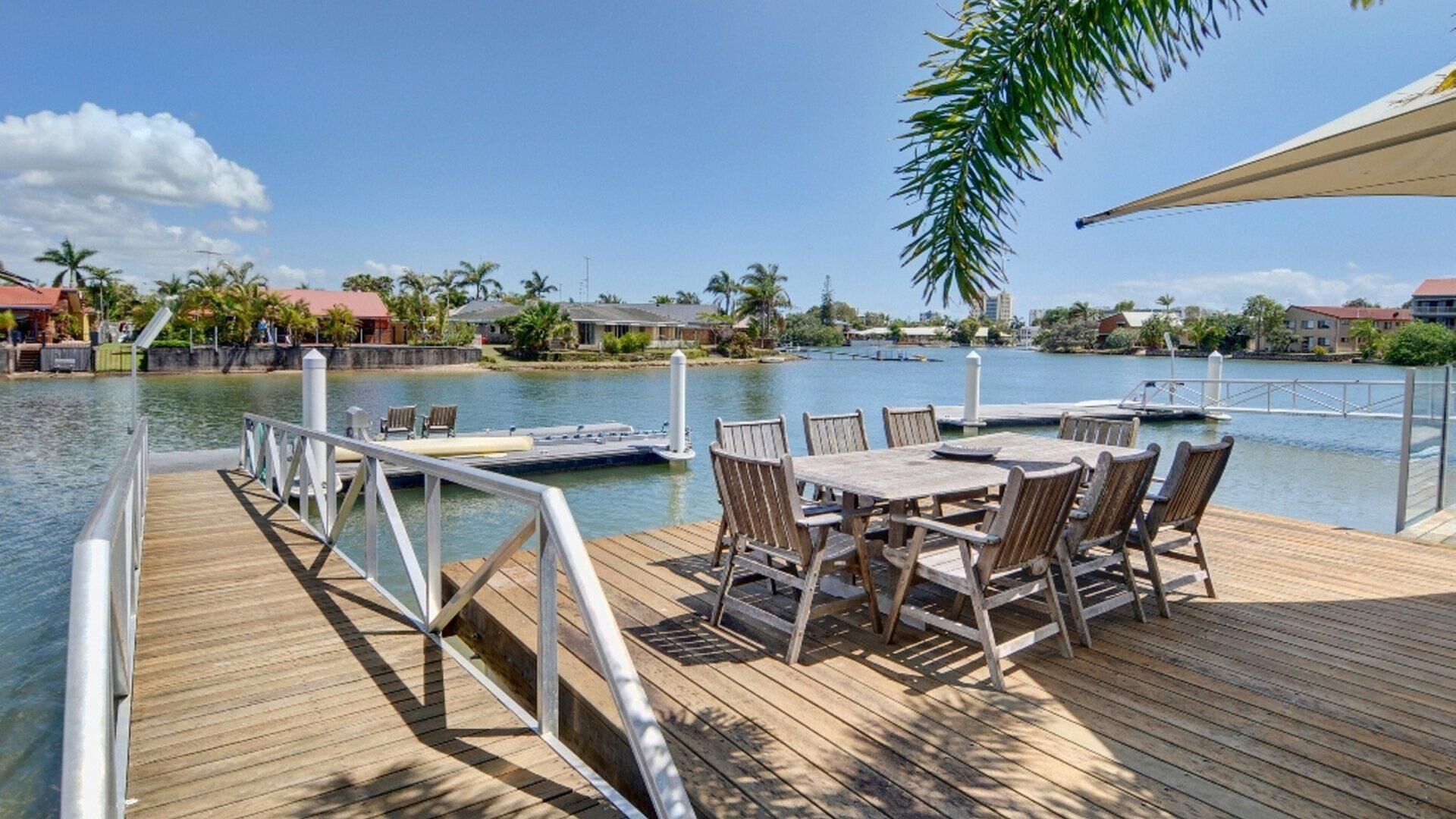 Coorumbong 36 - Six Bedrom Home W/ Pool+ Wifi+ Private Pontoon+ Pool Table and BBQ