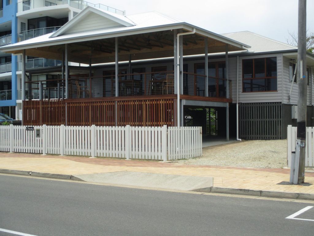 Waterfront Beachhouse on the Esplanade