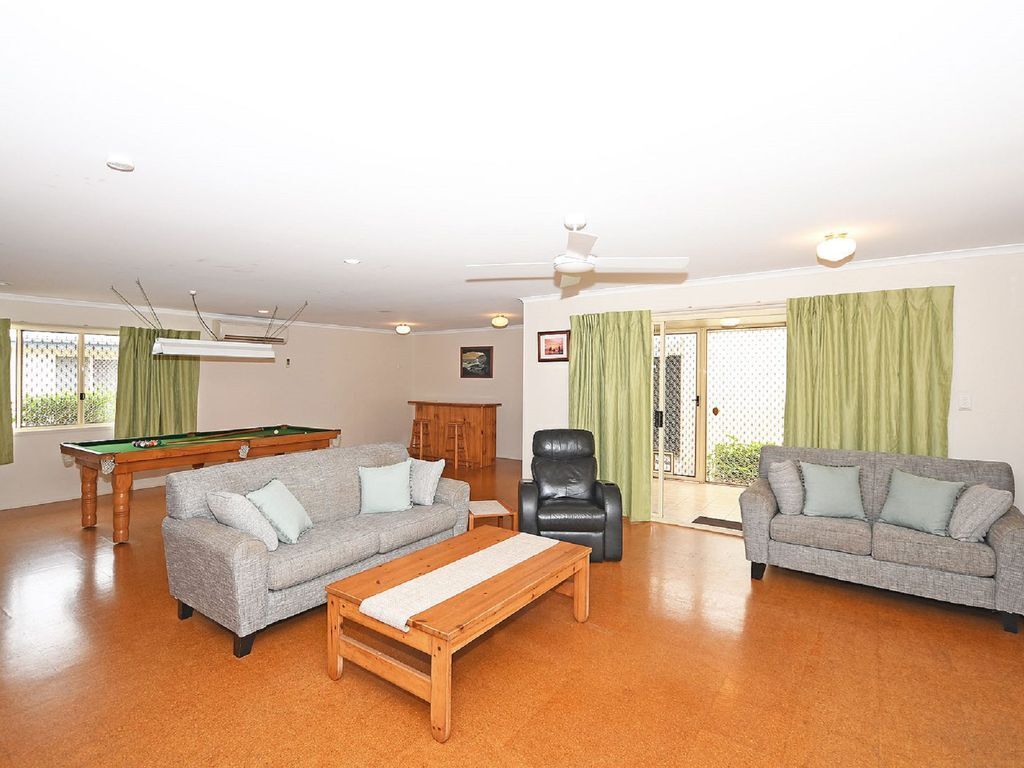 Sandy Paws - Burrum Heads- Walk to Beach -3br- Aircon- Pool Table