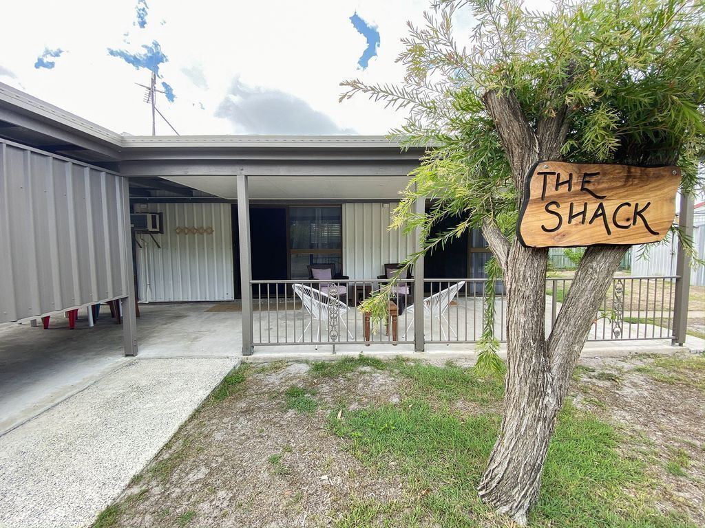 The Shack - Burrum Heads - 2BR - Refurbished - Air Con