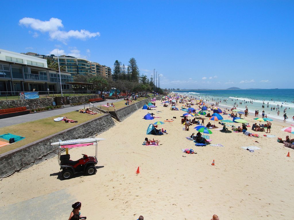 20 Steps to the Sand! - Beachfront Apartment! No Roads to Cross