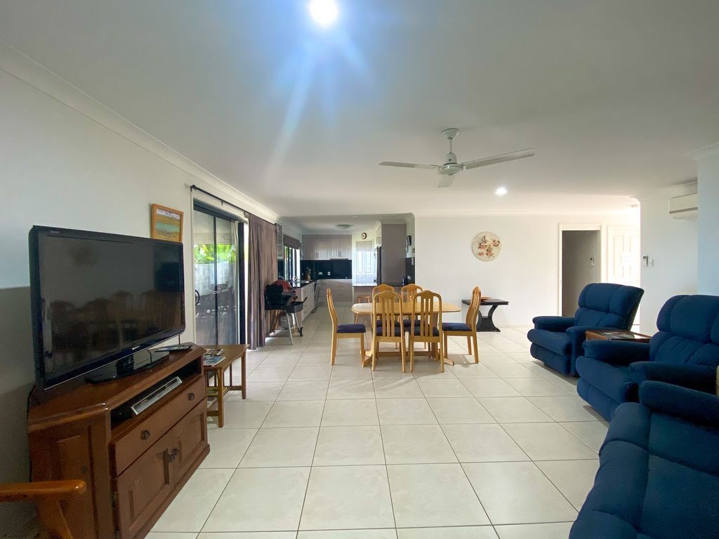 Seahaven - Toogoom- Beachfront- 4br- Aircon- Pets Welcome