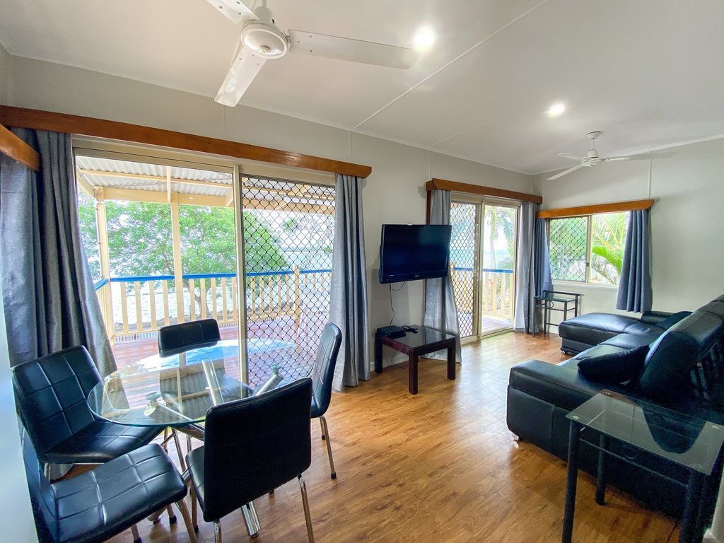 Ocean Shores UP - Burrum Heads- Riverfront - Pool -2br