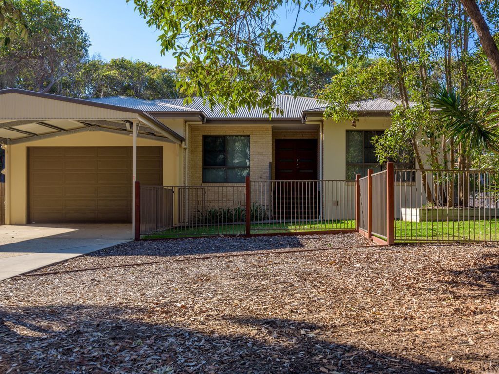 7 Ibis Court - Spacious Family Home With Large Outdoor Area, Swimming Pool & Ample Parking