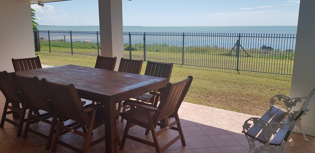 Seahaven - Toogoom- Beachfront- 4br- Aircon- Pets Welcome