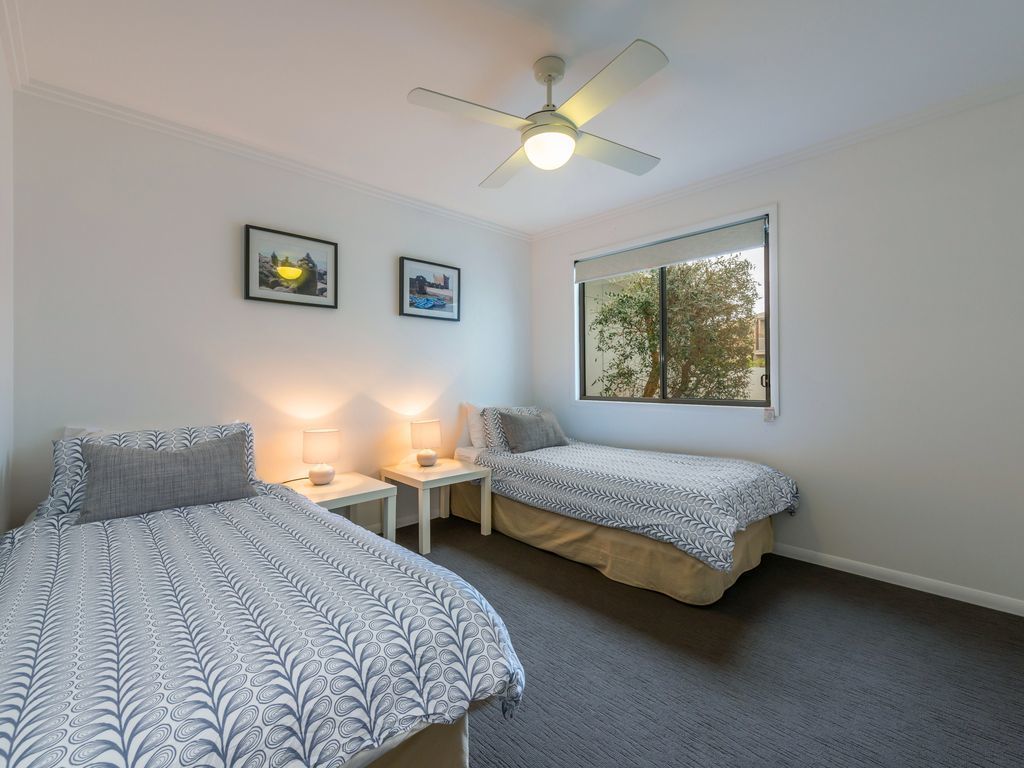 Sands Beach House B - Beachside Getaway, Wifi, Linen, Enclosed Garden