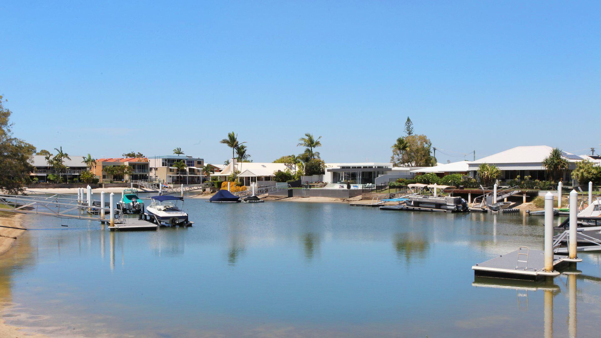 Tarcoola 41 - Five Bedroom House With Foxtel + Wifi + Aircon and BBQ in Mooloolaba