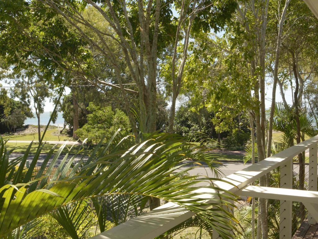 Sea Breeze & Water Views Among the Palm Tree Canopy -apt 4