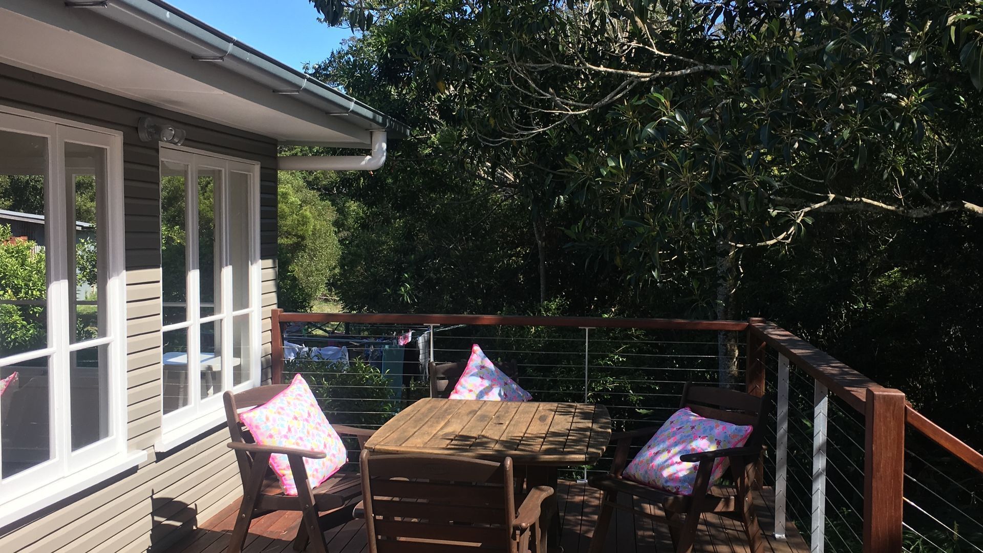Dip Bend Maleny - self contained apartment