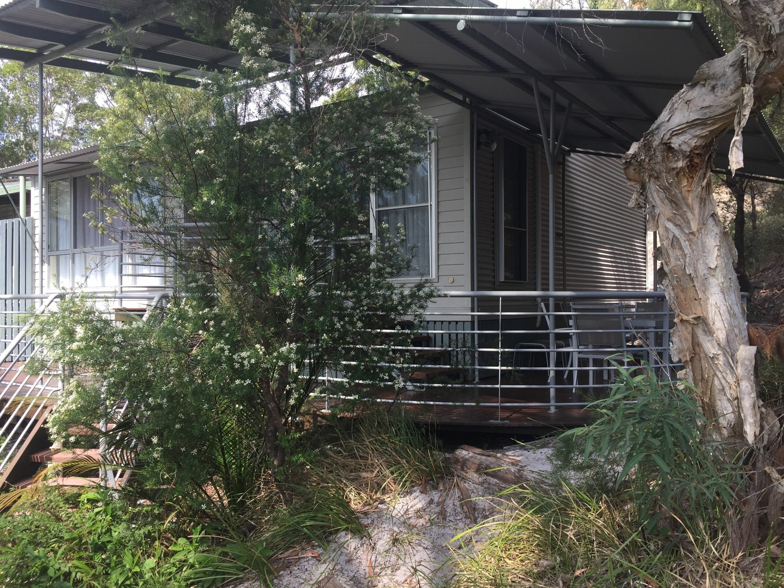 Paradise on Fraser Island, Satinay 631,  Kingfisher Bay. Air conditioned.