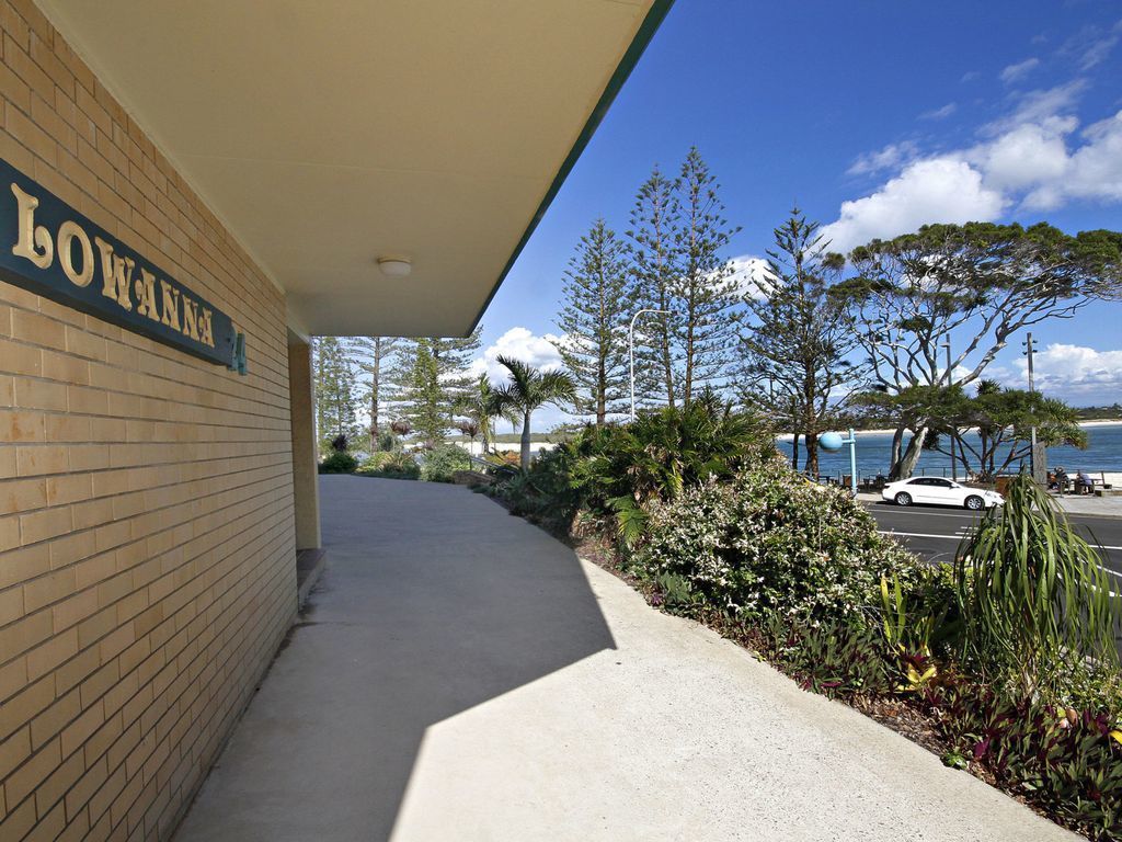 Lowanna Unit 10, 24 Bulcock Beach Esplanade, Bulcock Beach