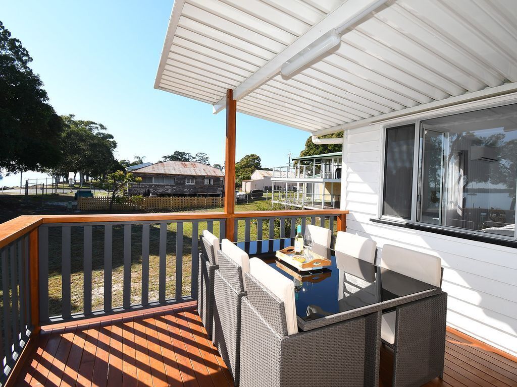 Bazza's Beach House - Riverfront - 3BR - Renovated