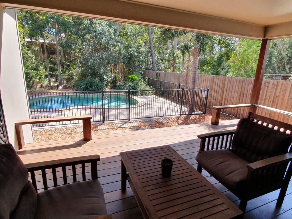 12 Satinwood Drive - Family Home With Swimming Pool Located in Natural Bushland and Close to Beach