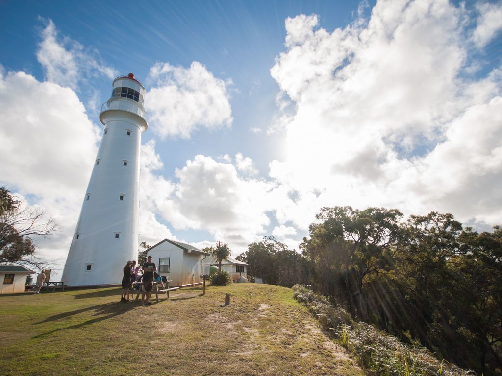 Fraser Island, The Taxi House. Sleeps 9 People