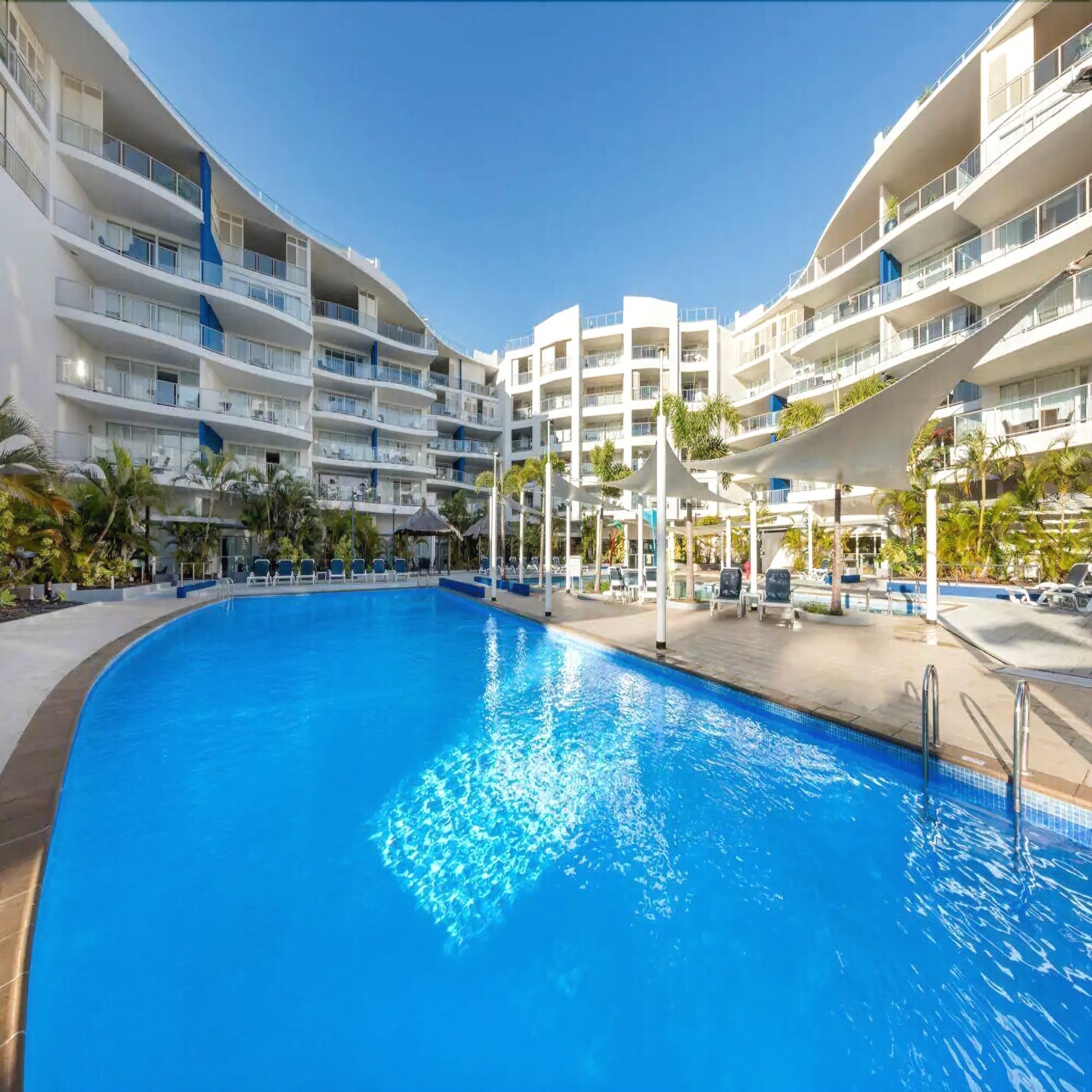 1 BDR/Apt/Foxtel/WiFi/Pool/parking/Spa/Urangan