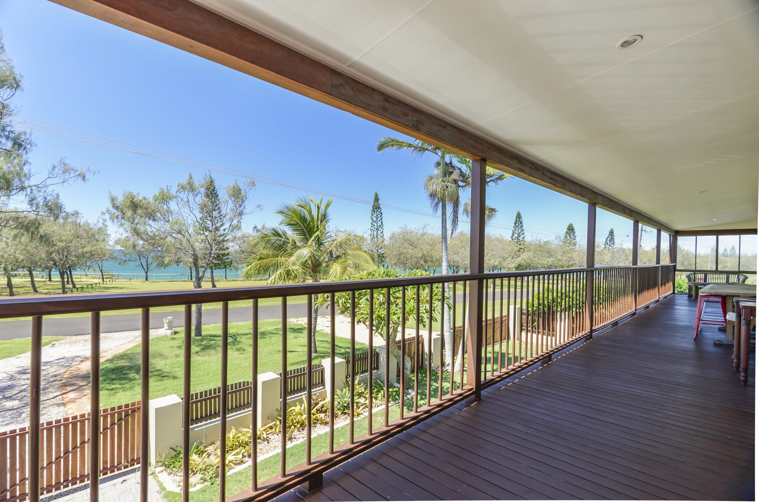 Absolute ocean front, dual living inc stunning pool, pet friendly