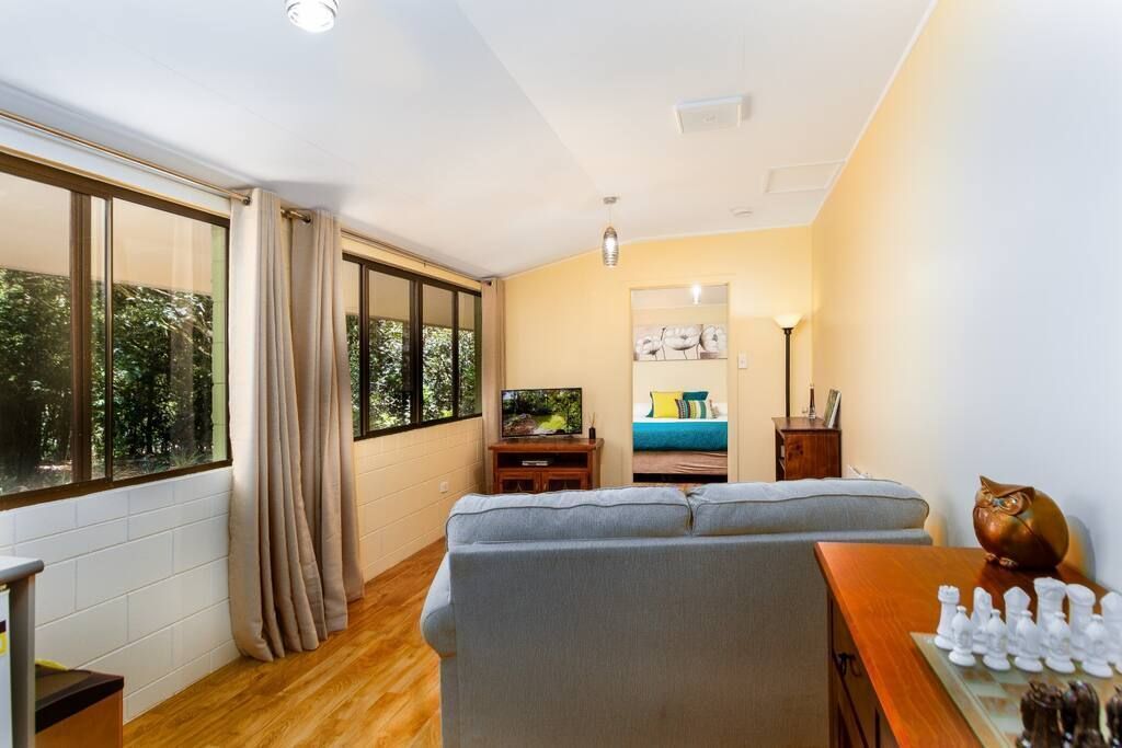 King Parrot Apartment set Amid the Beautiful & Peaceful Rainforest With Garden v