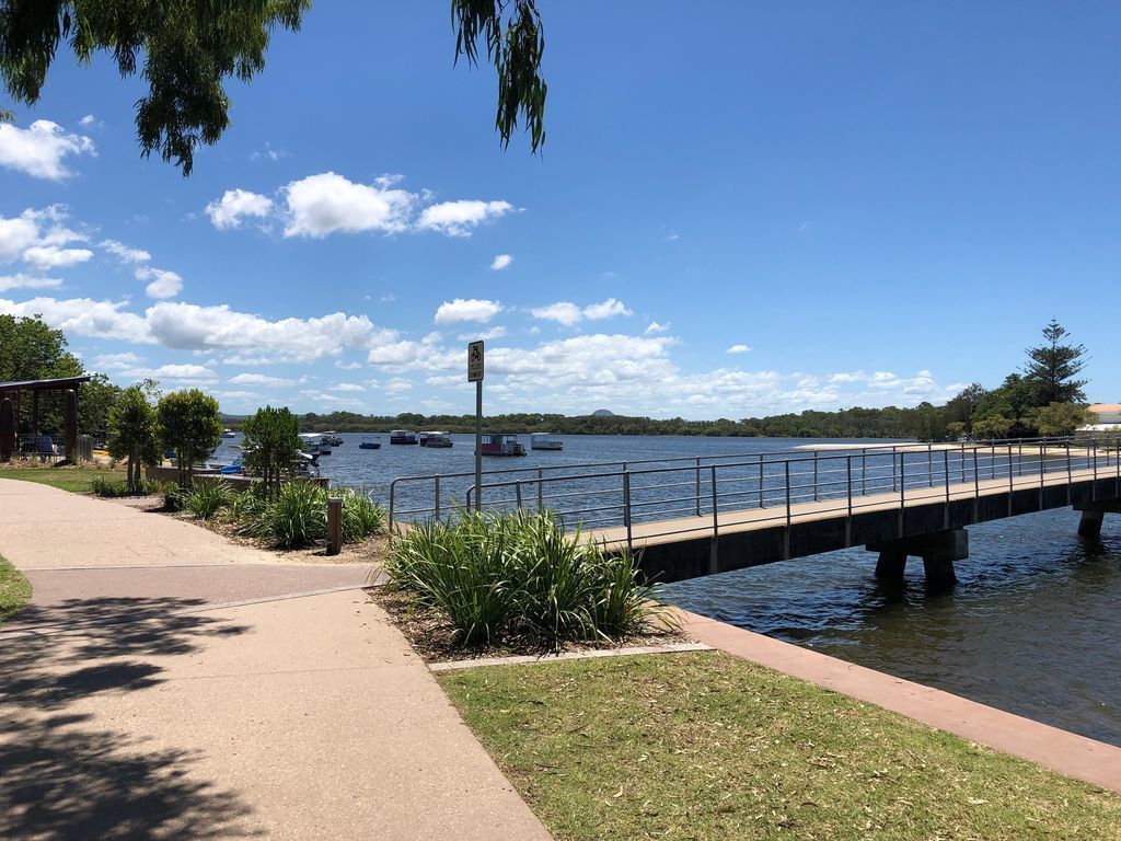 Bayz on the River....waterfront.... PET Friendly....kayaks!