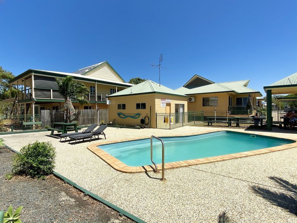 San Marco Villa 4 - Burrum Heads- Beachfront- 2BR - Pool- Aircon