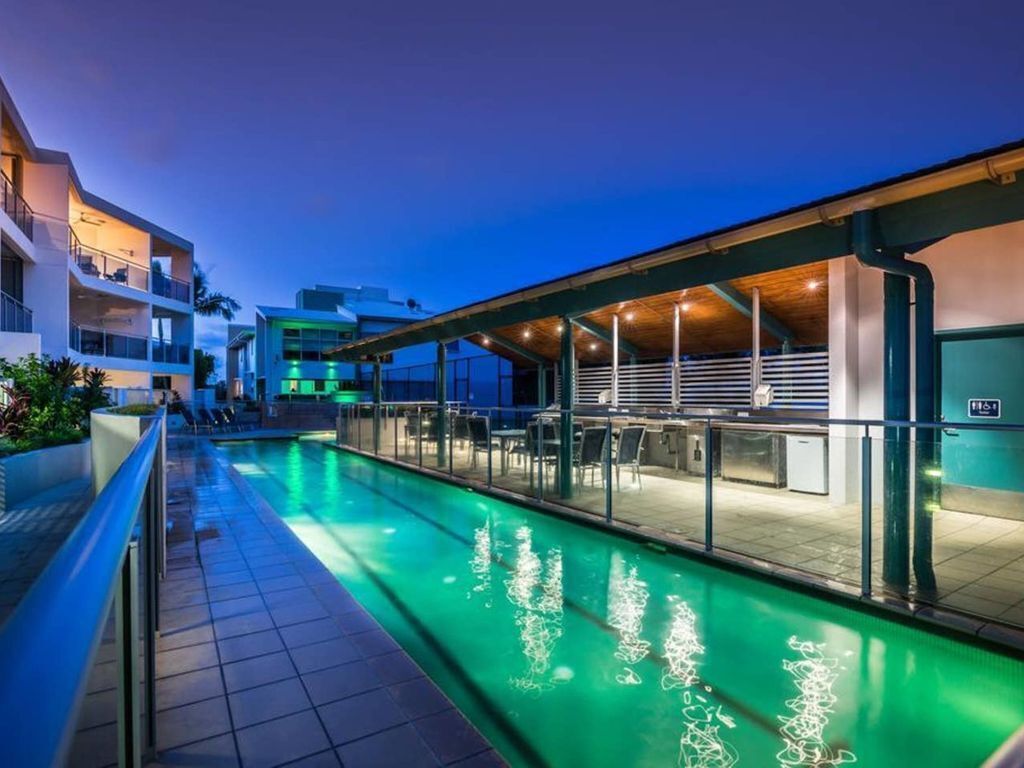 2BR Coolum Beach Rooftop Deckspa Tennis Pool