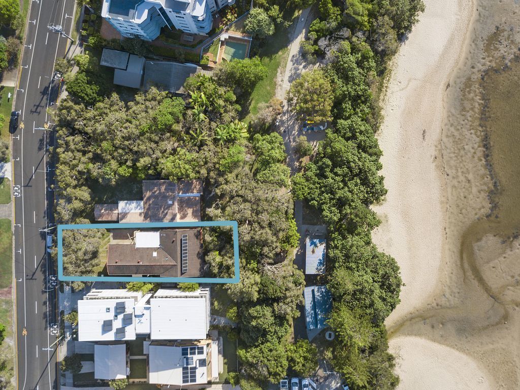 Westaway House - Lake Front