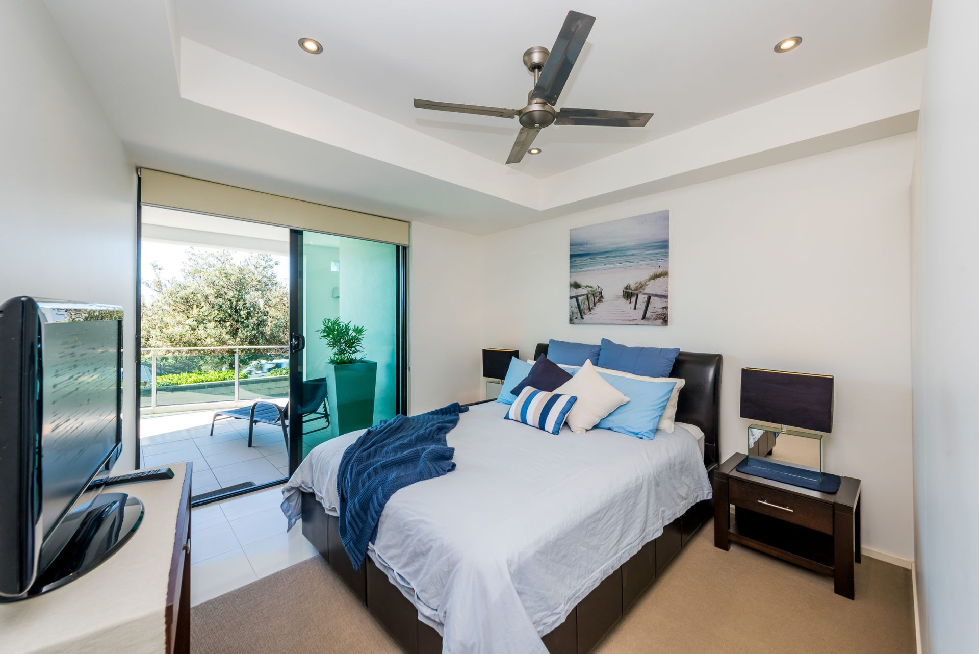 Stylish Beach Side Apartment - Unit 5 - 33 Lorikeet Drive