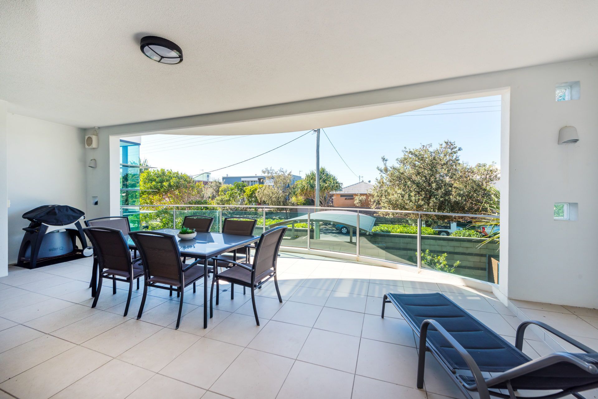 Stylish Beach Side Apartment - Unit 5 - 33 Lorikeet Drive