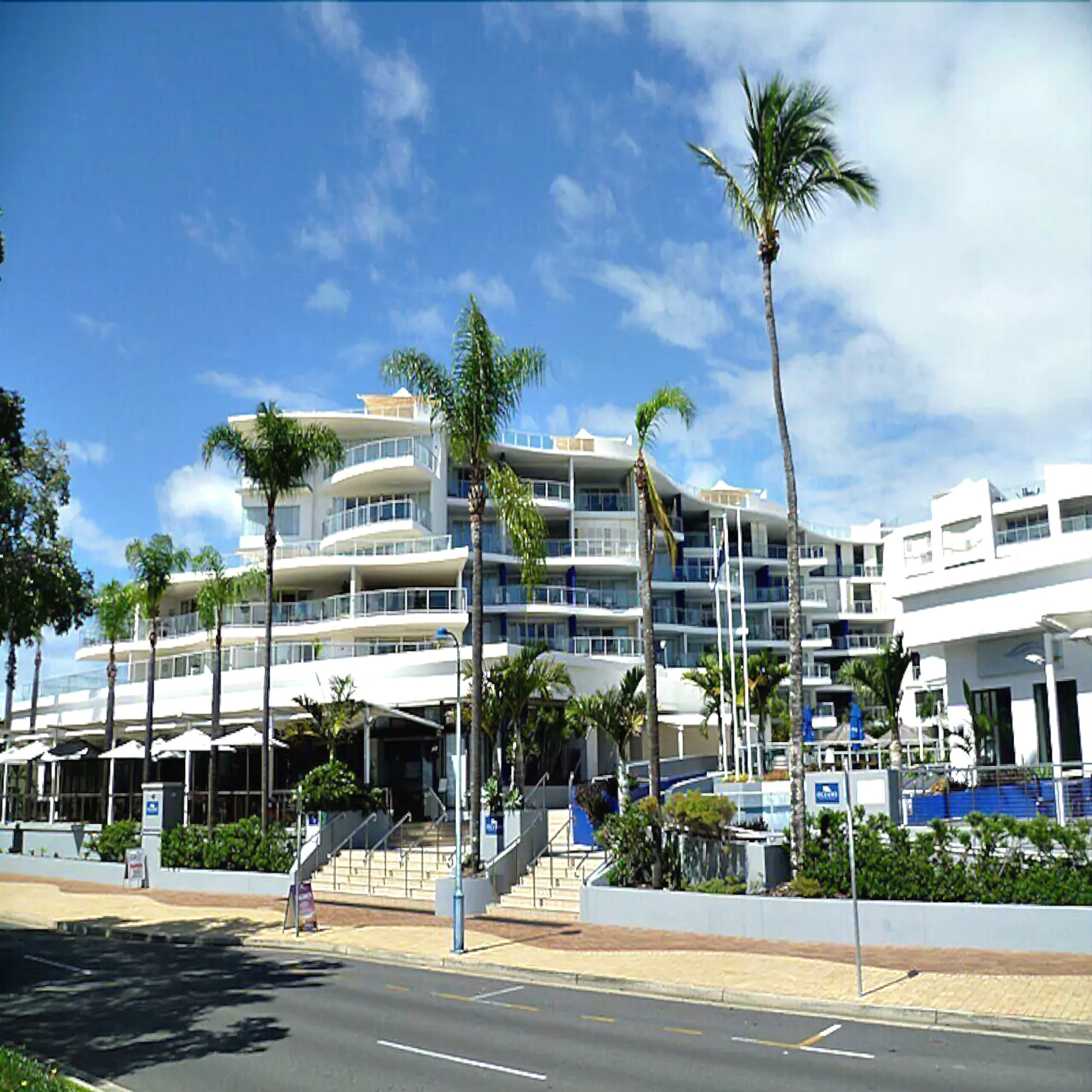 1 BDR/Apt/Foxtel/WiFi/Pool/parking/Spa/Urangan