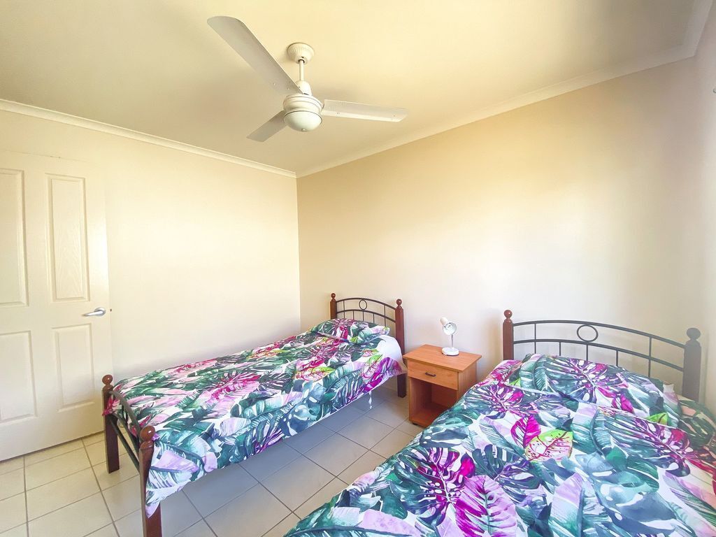 On The Bank - Burrum Heads- Riverfront- 3br- Aircon