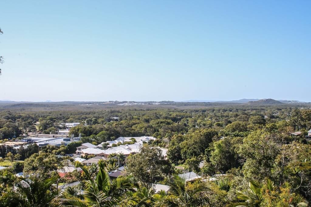 NEW LISTING Coolum Beach Treehouse  Retreat: Ocean Views, pets allowed