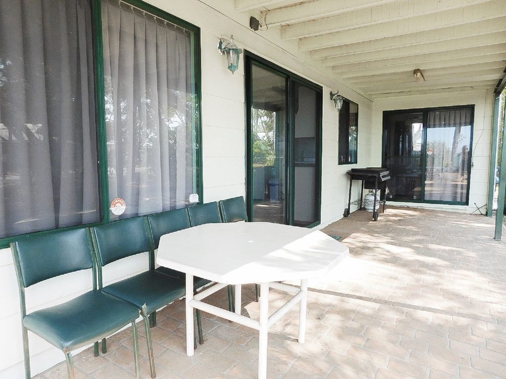 Seaspray Downstairs - Burrum Heads- Riverfront - 2br- Large Yard