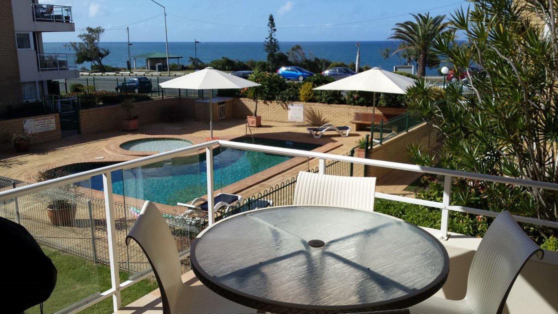 Headlands 10 - Beach Side 2 Bedroom Apartment With Magical Ocean Views - Great Value for Money