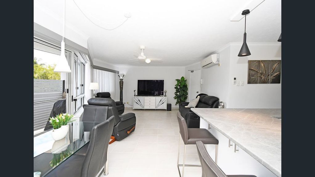 Beachfront Luxury Apartment Hervey BAY