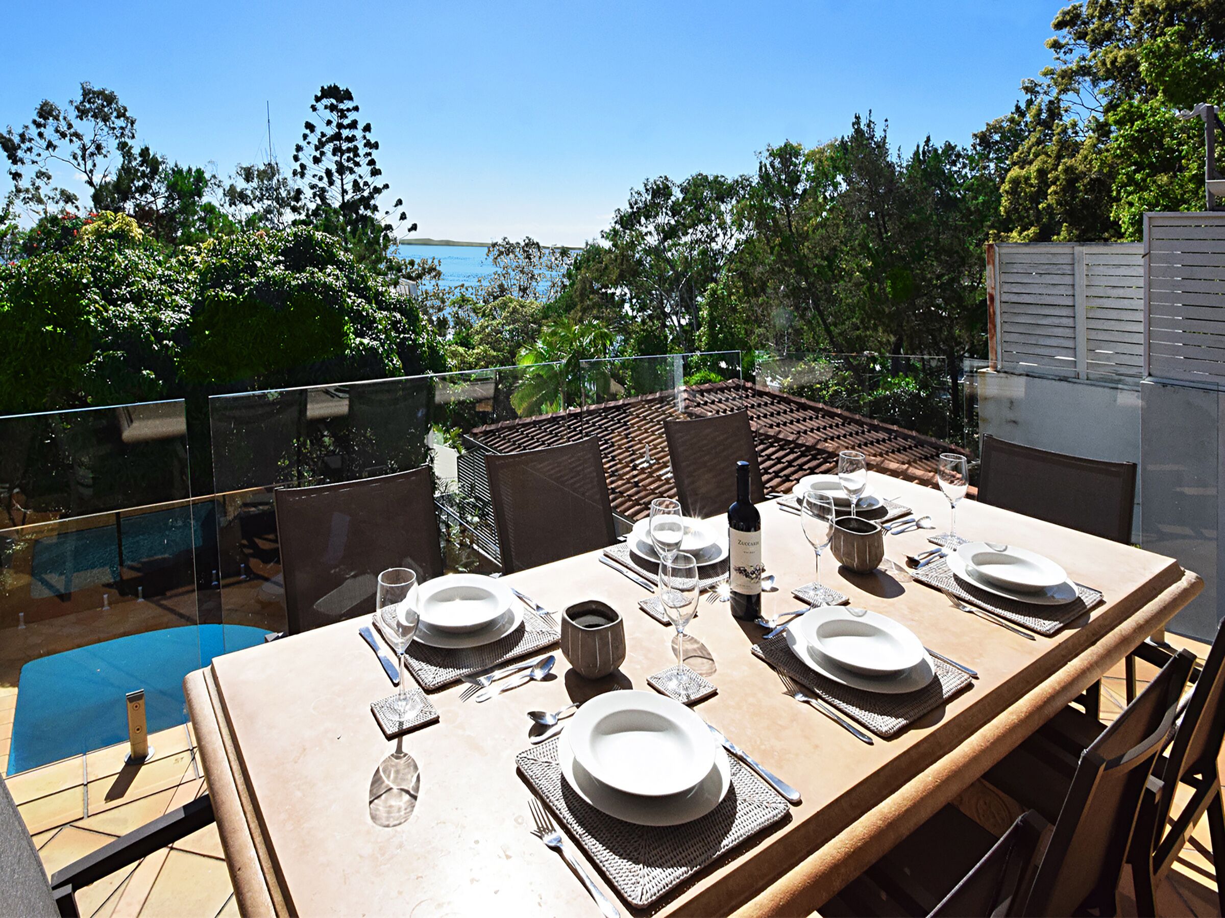 Stunning Luxury Noosa Villa, Ocean Views, 3 Bedroom, FREE Wifi, Foxtel, 3 TV's