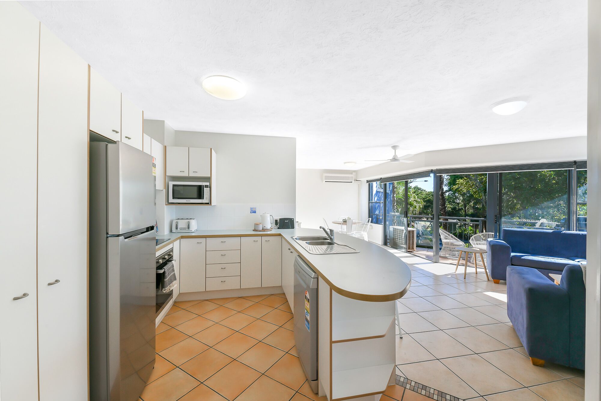 Sunshine Coast Beach Apartment - opposite Dicky Beach