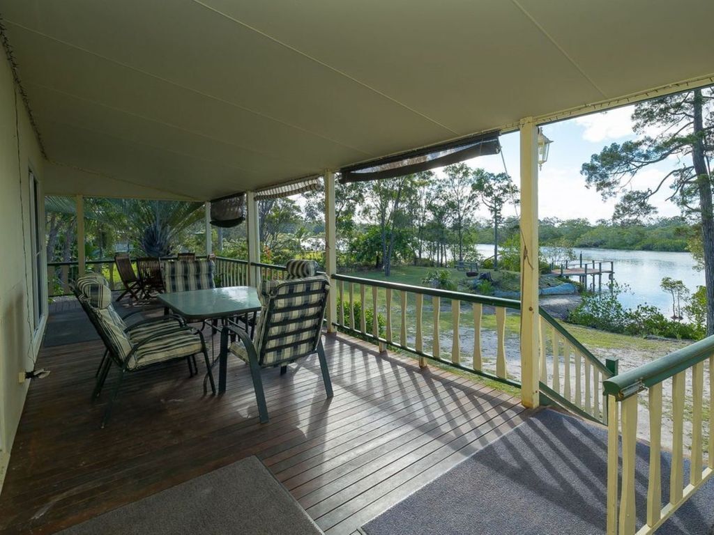 Toogoom Retreat - Waterfront-3br-jetty-boat Ramp-aircon-acreage- Pet Friendly